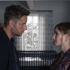 This is Us 5: Justin Hartley e Caitlin Thompson in una scena