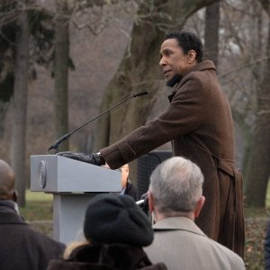 Lisey's Story: Ron Cephas Jones arringa la folla