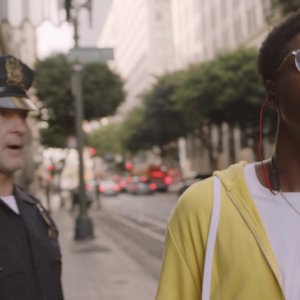 Due estranei: una scena