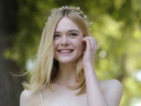 Elle Fanning protagonista della serie The Girl from Plainville, Lisa Cholodenko alla regia dei primi 2 episodi