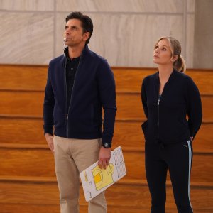 Cambio di direzione: John Stamos e Jessalyn Gilsig nella serie Disney+