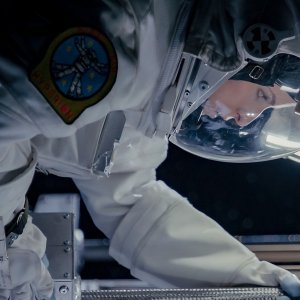 Estraneo a bordo: Anna Kendrick durante una scena del film