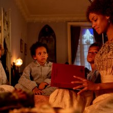 Alice e Peter: Gugu Mbatha-Raw in una scena