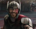 Thor: Love and Thunder, Chris Hemsworth posa con Taika Waititi e col falso Loki Matt Damon (FOTO)