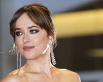 Dakota Johnson star del nuovo film tratto da Persuasione, libro scritto da Jane Austen