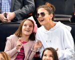 Katie Holmes festeggia il 15° compleanno della figlia Suri Cruise pubblicando alcune tenere foto