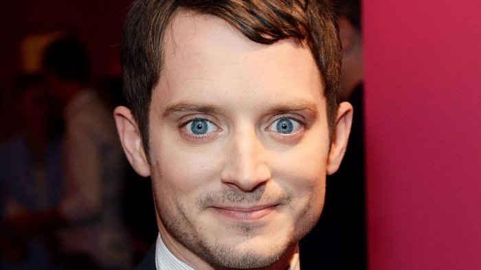 Elijah Wood nella prima foto del film sul serial killer Ted Bundy, No Man of God