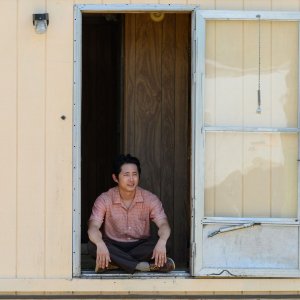 Minari: Steven Yeun in una scena