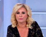 Uomini e Donne, Tina Cipollari fuori onda “Mi sono rotta il c..o” (video)