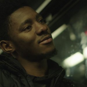 Un giorno la notte: una scena