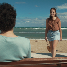 Di notte, sul mare: Angela Curri e Nicolas Orzella in una scena