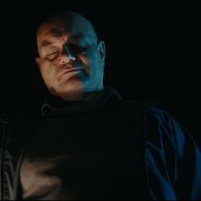 Di notte, sul mare: Domenico Fortunato in una scena