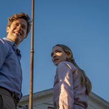 L'apparenza delle cose: Amanda Seyfried con James Norton in una scena