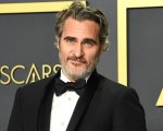 Oscar 2021: Joaquin Phoenix ha indossato lo stesso abito per la sesta volta (FOTO)