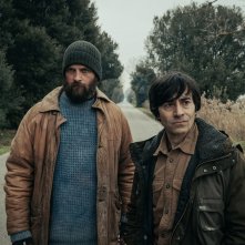 Delta: Alessandro Borghi e Luigi Lo Cascio in una scena