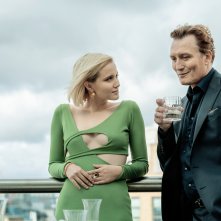 The Girlfriend Experience 3: Oliver Masucci e Julia Goldani Telles in una scena della serie