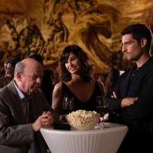 Rifkin's Festival: Wallace Shanw, Gina Gershon e Louis Garrel in una scena