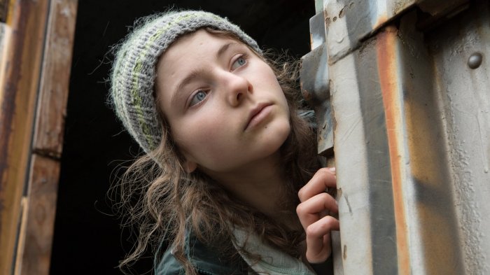 Thomasin McKenzie protagonista del film Perfect, diretto da Olivia Wilde