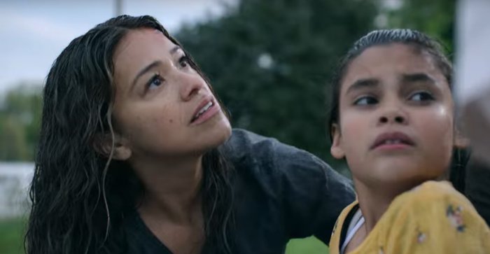 Awake: nel trailer del film Netflix con Gina Rodriguez, l'insonnia è "pandemica"