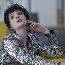 Jupiter's Legacy: Elena Kampouris in una scena della serie Netflix