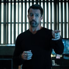 Mythic Quest 2: Rob McElhenney in una scena della seconda stagione