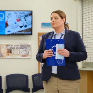 Superstore: Lauren Ash in una scena della sesta stagione