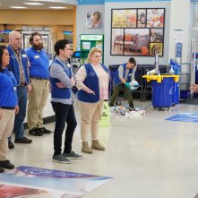 Superstore: un'immagine del cast nella sesta stagione