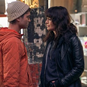 Twist: Lena Headey e Rafferty Law in una scena