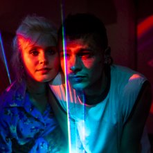 Babyteeth - Tutti i colori di Milla: Eliza Scanlenin e Toby Wallace in una sequenza