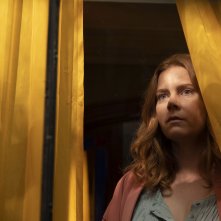 La donna alla finestra: Amy Adams in un'immagine