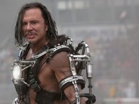 Mickey Rourke adora Law &amp; Order: Unità speciale, 'non è come quella me..a Marvel'