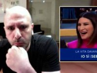 David di Donatello, Laura Pausini battuta da Checco Zalone: la reazione è epica (VIDEO)