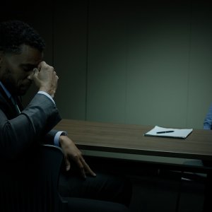 Doppio inganno: Hilary Swank e Michael Ealy in una scena