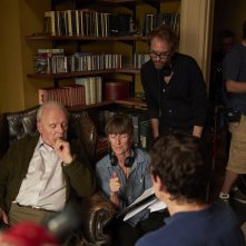The Father - Nulla è come sembra: Florian Zeller e Anthony Hopkins in una foto dal set