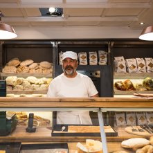 Ostaggi: Francesco Pannofino in una scena