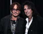Johnny Depp, Alice Cooper lo difende: 'È l'essere umano più innocuo che conosca'