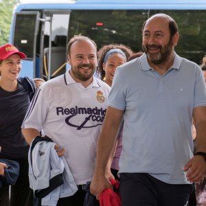 Regine del campo: Alban Ivanov e Kad Merad in una scena