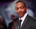 Anthony Mackie: Captain America svela: 'Sono stato attaccato dai piccioni australiani'