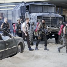 Army of the Dead: Ana De La Reguera, Matthias Schweighöfer, Omari Hardwick, Raùl Castillo e Nora Arnezeder in  una scena