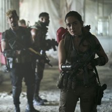Army of the Dead: Ana de la Reguera, Omari Hardwick, Raúl Castillo in una scena