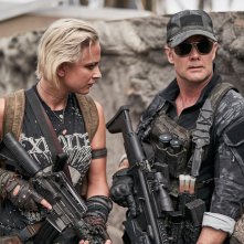 Army of the Dead: Nora Arnezeder e Garret Dillahunt in una scena