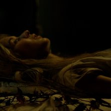 Cruel Peter: Zoe Nochi durante una scena