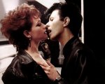 Miriam si sveglia a mezzanotte: in arrivo il remake del film horror degli anni '80