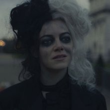 Crudelia: Emma Stone in un primo piano