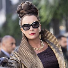 Crudelia: Emma Thompson durante una scena del film