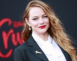 Emma Stone, bellissima sul red carpet di Crudelia: le foto della premiere