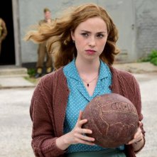 The Keeper - La leggenda di un portiere: Freya Mavor durante una scena