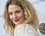 Drew Barrymore ha inviato un video in cui si spoglia ad un 16enne invece che a Cameron Diaz