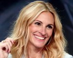 Julia Roberts, la foto sorridente dopo il vaccino: 'Mi sento grata per le misure sanitarie'