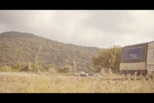 Mandibules - Due Uomini E Una Mosca - Trailer Italiano